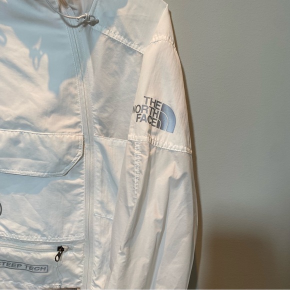 NEW North Face Mens Steeptech light Wind Jacket Size M - Picture 4 of 9